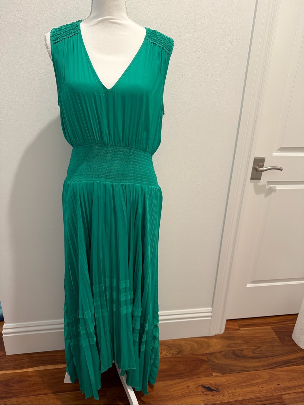Ramy BrookEmerald Green V-Neck Sleeveless Maxi Dress